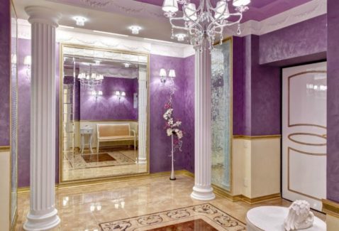 розовый потолок в комнате