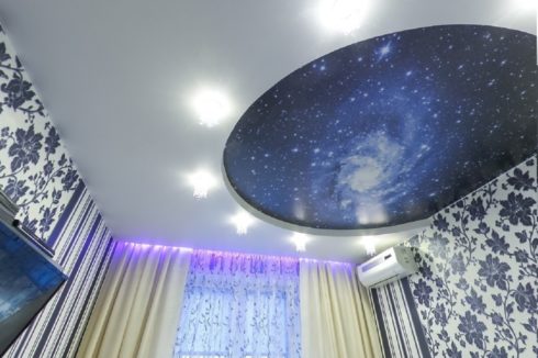 потолок с печатью галактики