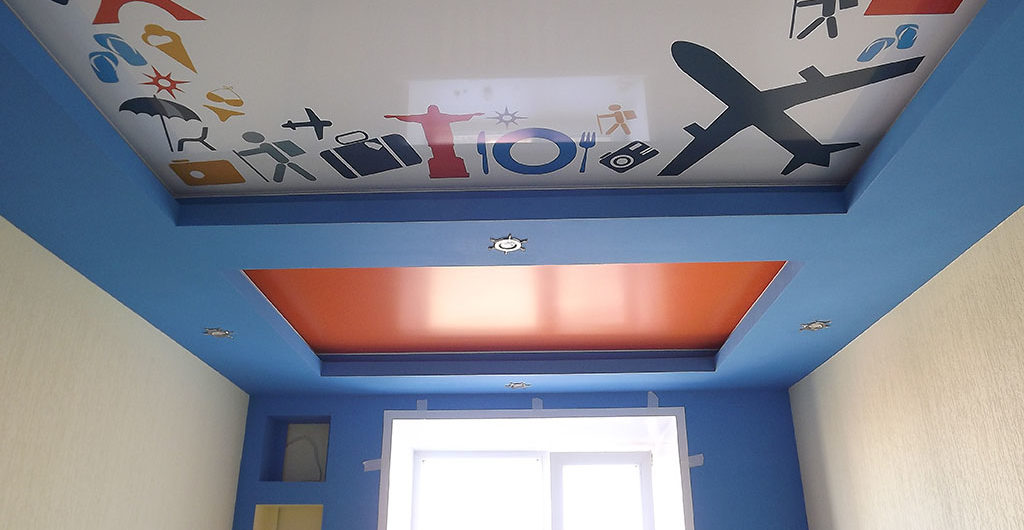 потолок в туристическом стиле