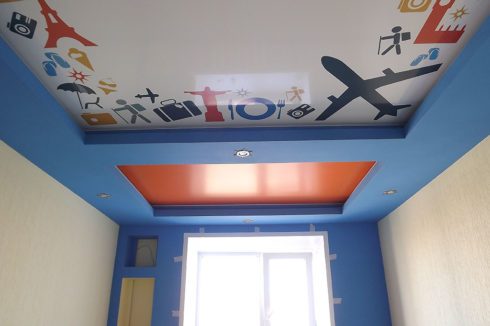 потолок в туристическом стиле